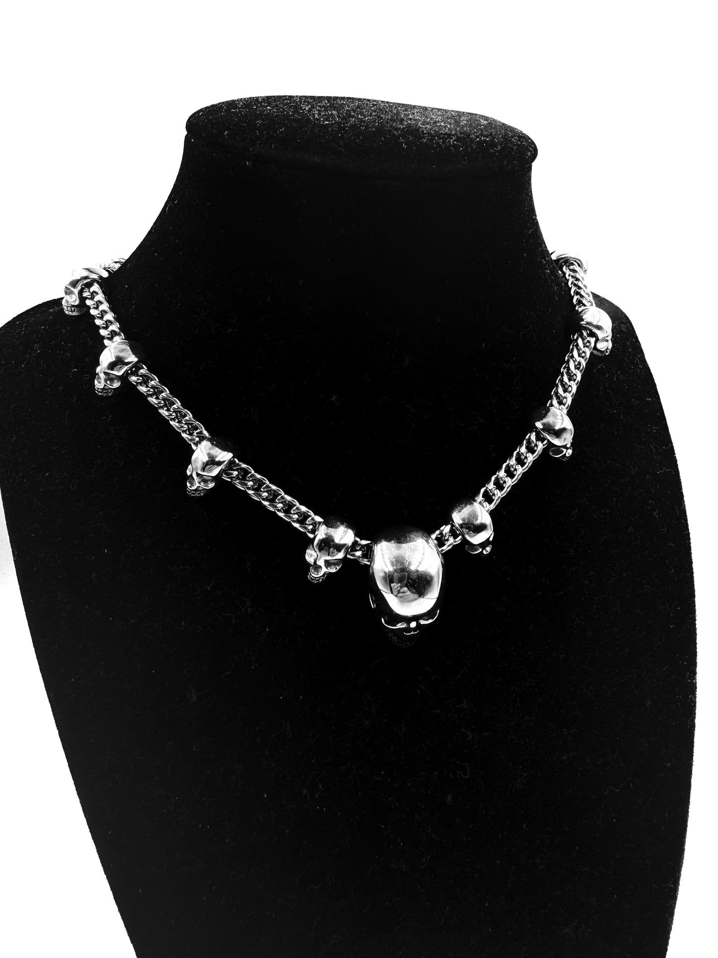 Loaded Skull Chain
