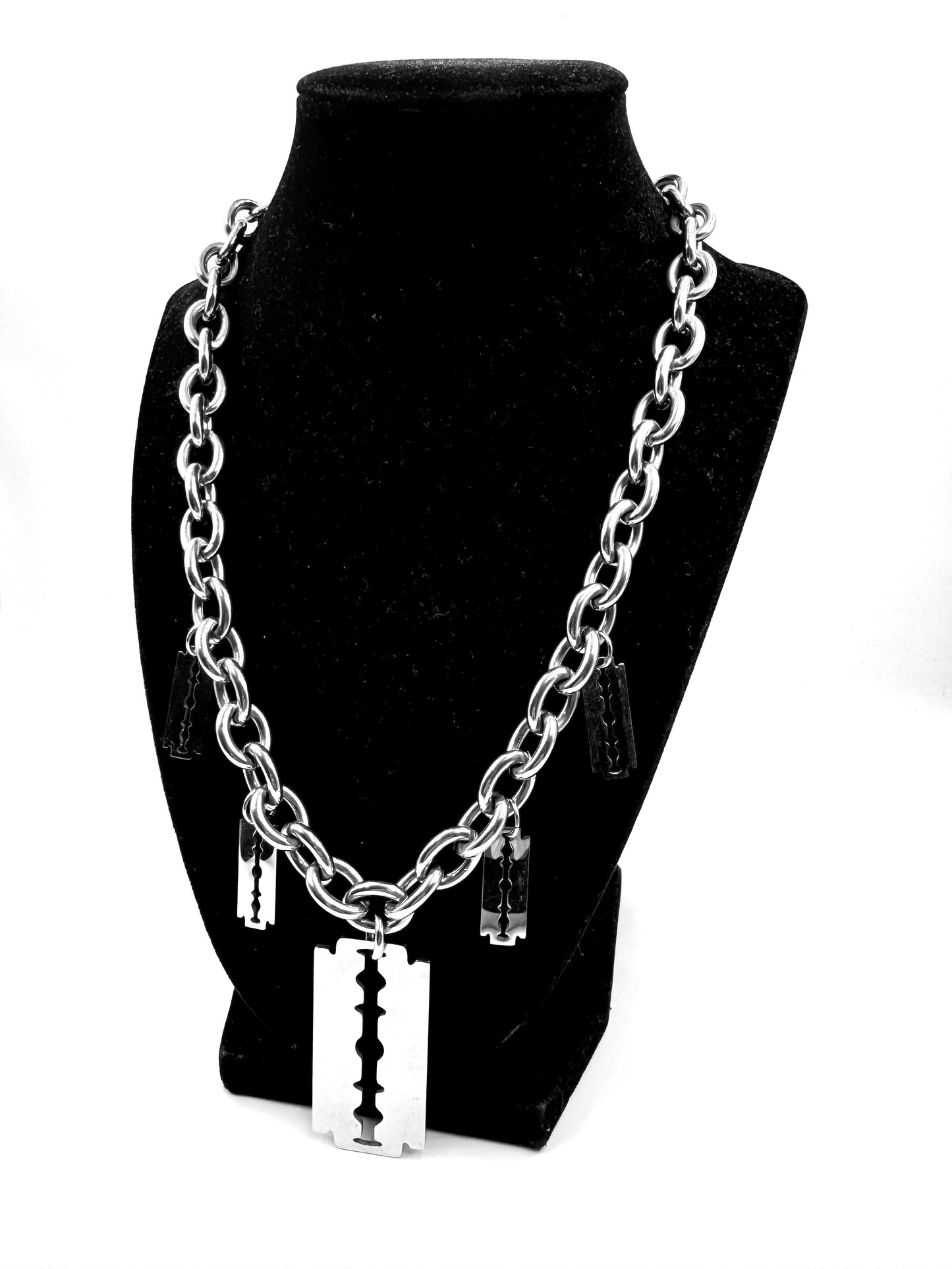 Luxe Razor Chain