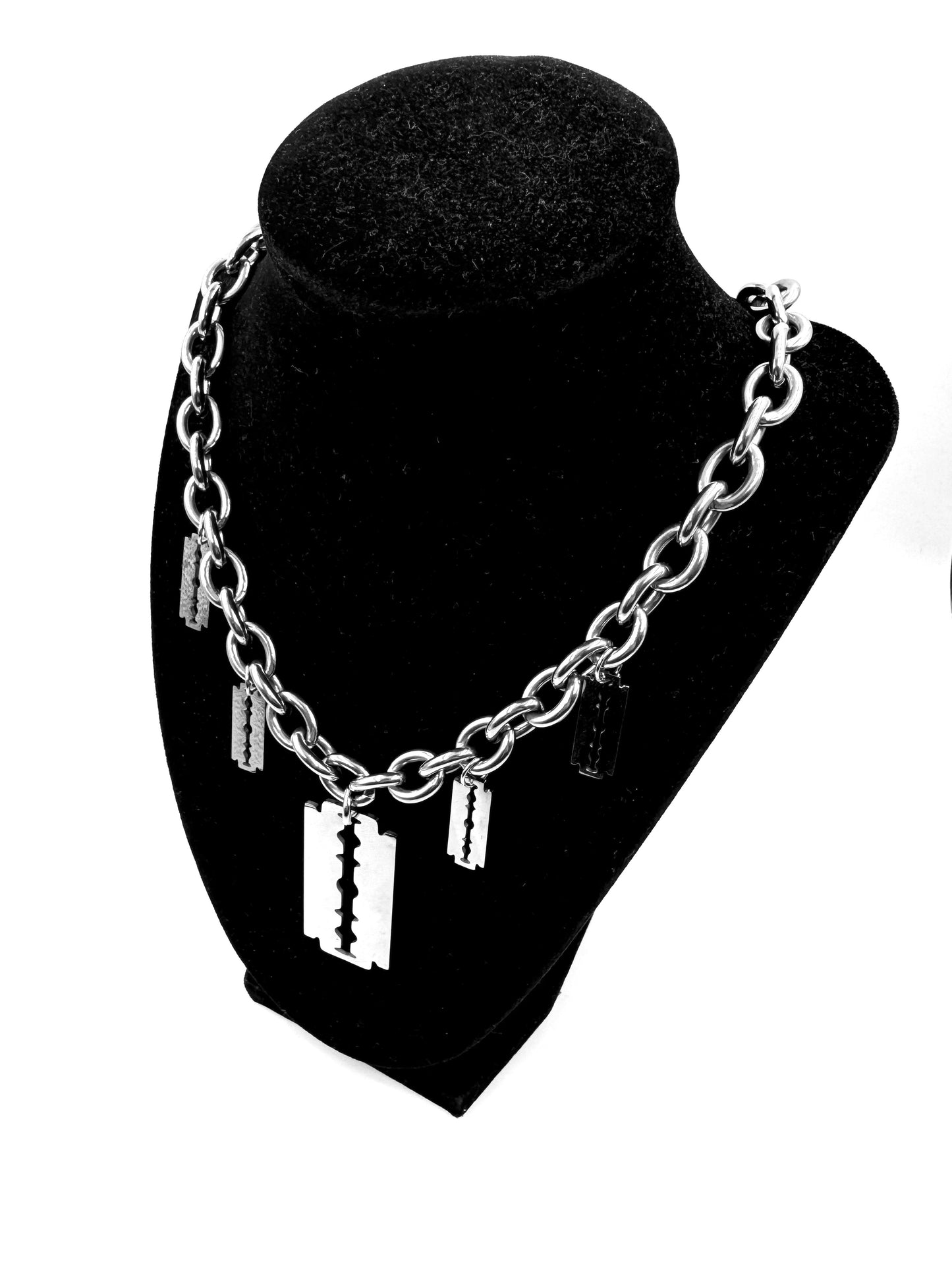 Luxe Razor Chain