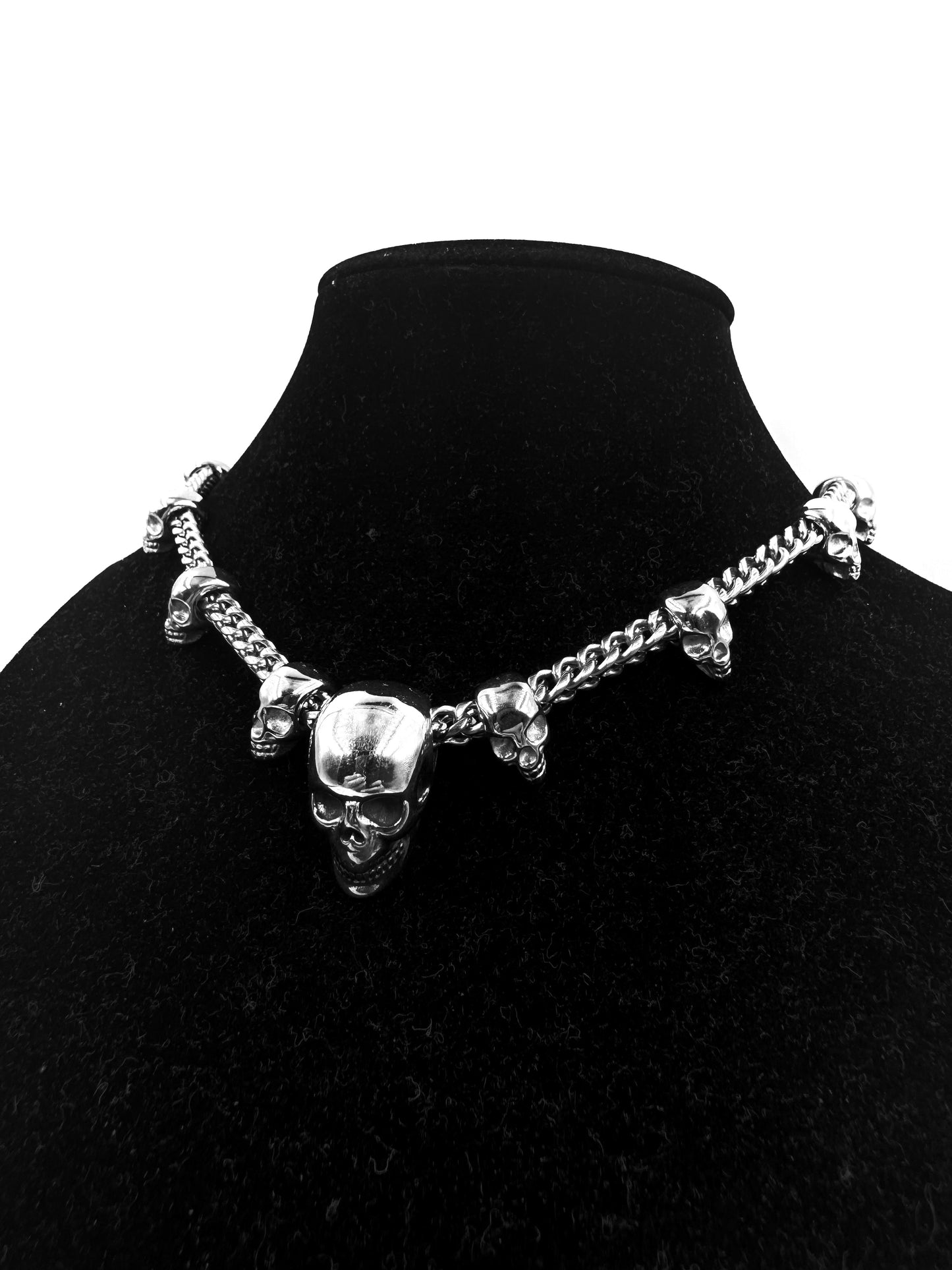 Loaded Skull Chain