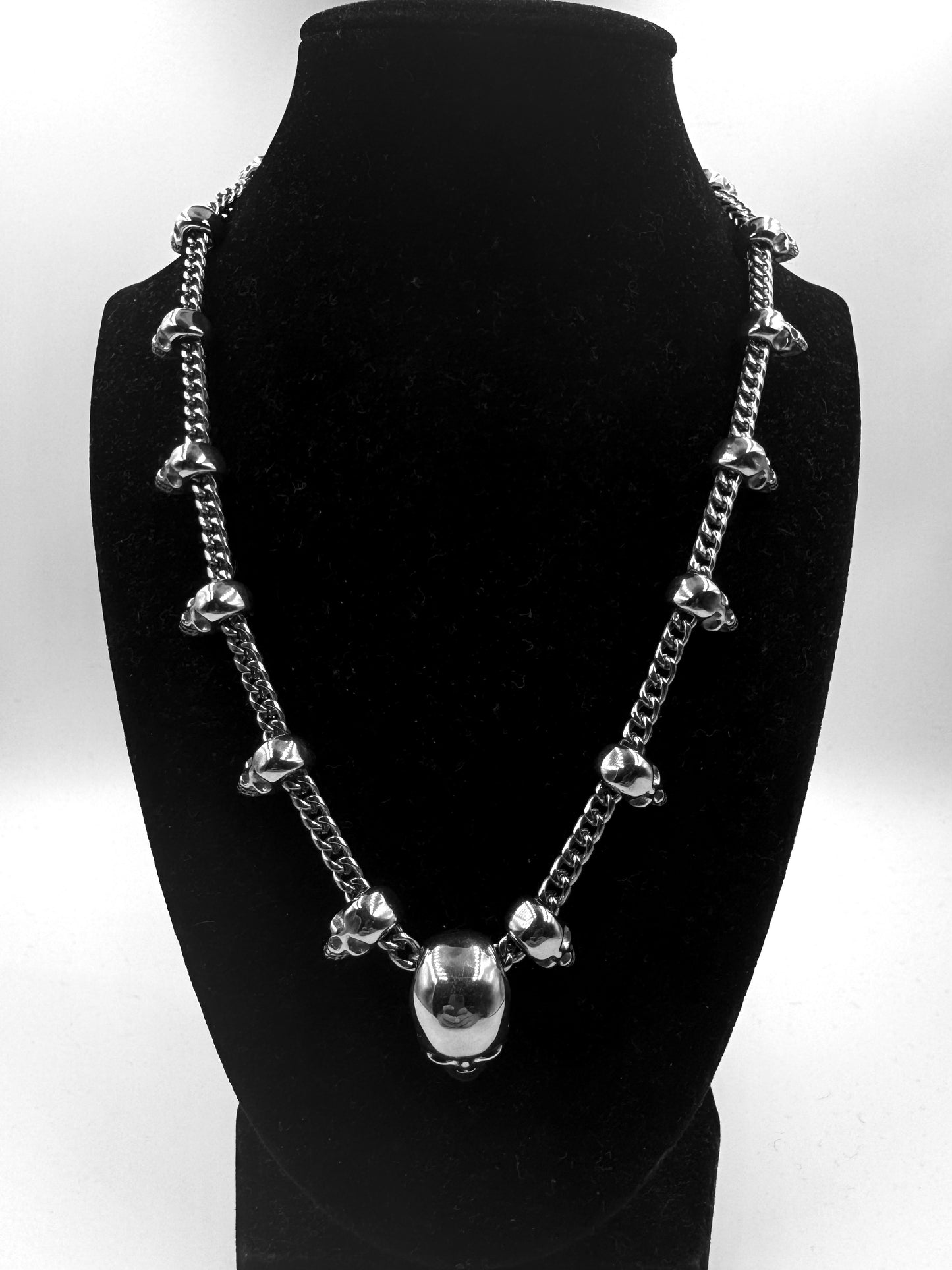 Loaded Skull Chain