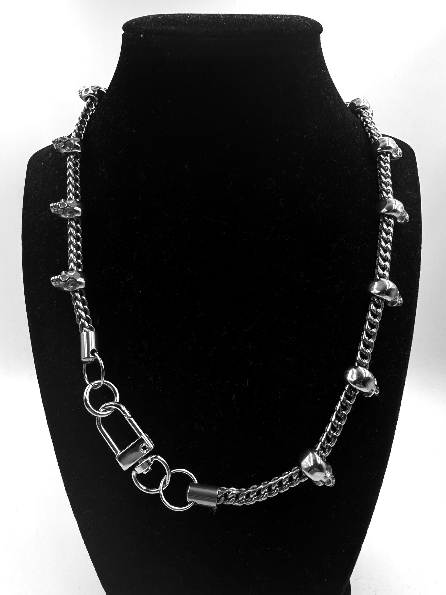 Loaded Skull Chain