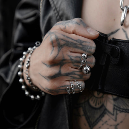 Twisted Chain Ring